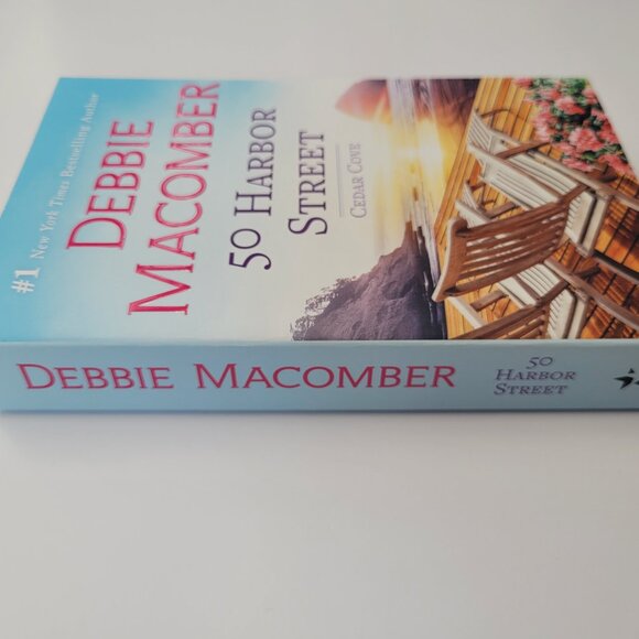 50 Harbor Street: Cedar Cove By Debbie Macomber Book - Paperback - Picture 4 of 7